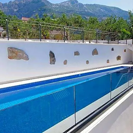 Makarska Apartments 3*