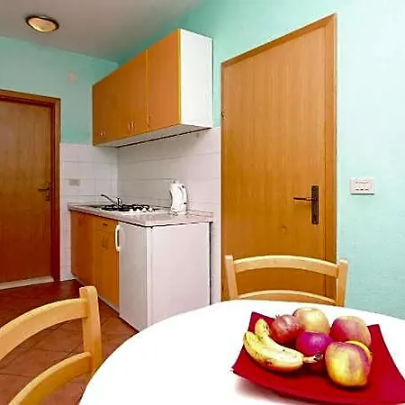 Makarska Apartments 3*