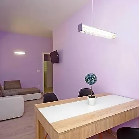 Makarska Apartments 호텔