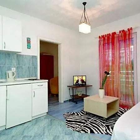Makarska Apartments 3*