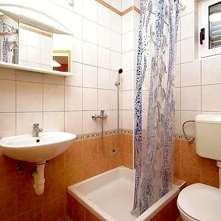 Отель Makarska Apartments 3*
