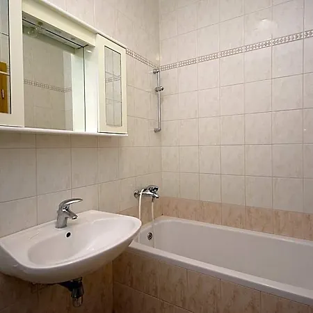 Makarska Apartments 호텔